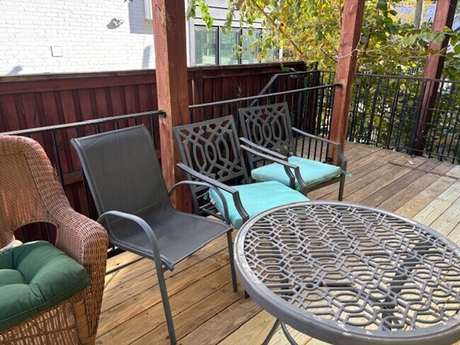 Building Photo - 2831 11th St NW