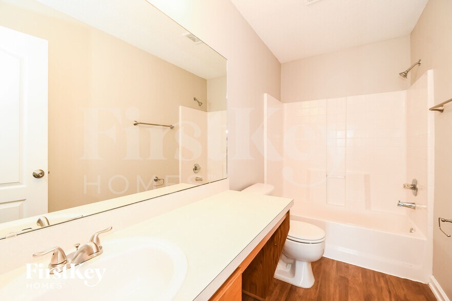 Building Photo - 9634 Hazel Lake Dr