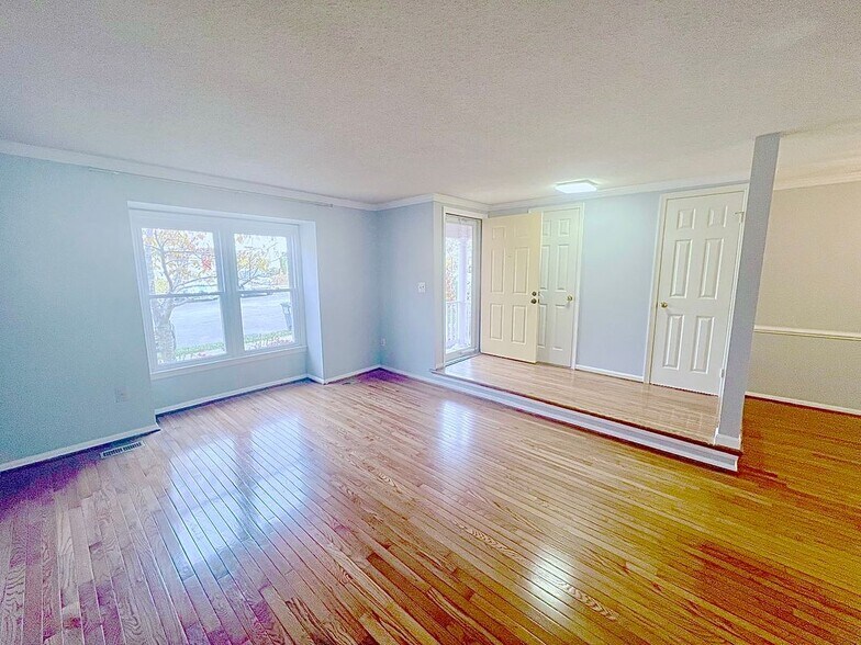 Building Photo - 11570 Hill Meade Ln