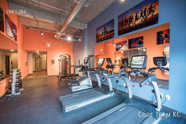 Building Photo - 934 Broadway Blvd