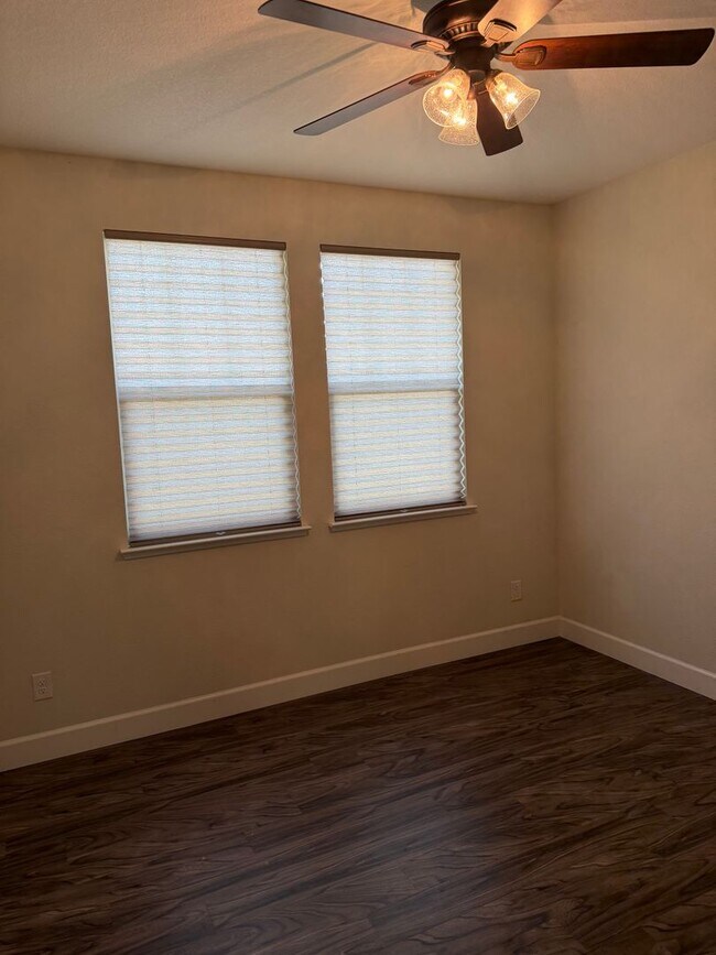 Building Photo - 4668 Lue Ln