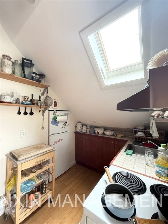 Building Photo - 2 Orchard St