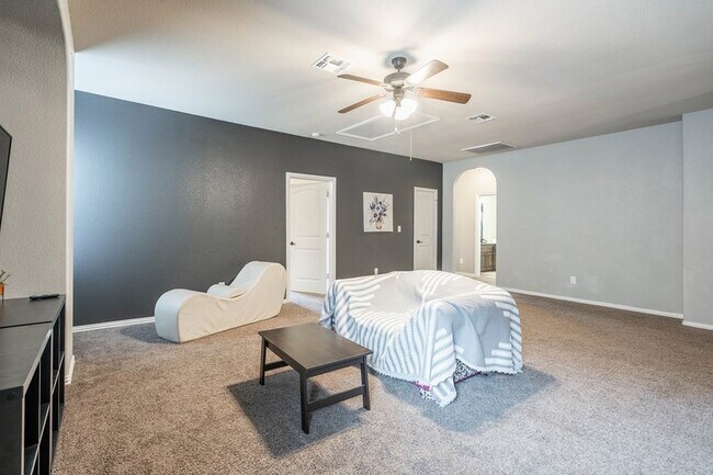 Building Photo - 5608 Magellan St