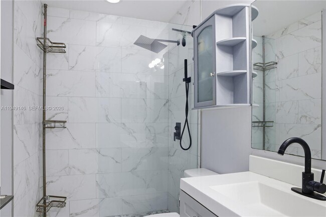 Building Photo - 16290 SW 47th Manor