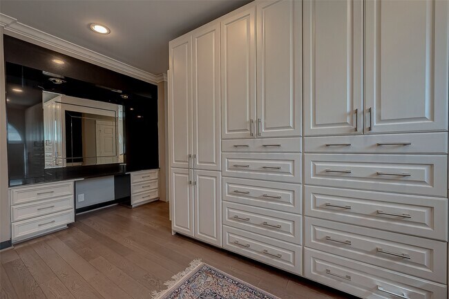 Building Photo - 12445 Memorial Dr