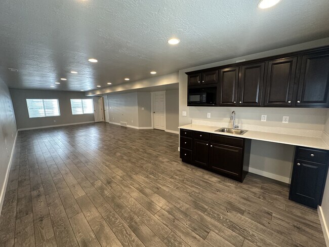 Building Photo - 3321 W 1690 N