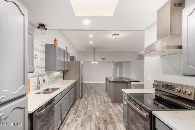 Building Photo - 11118 W Mountain View Rd