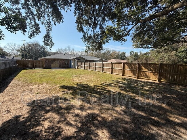 Building Photo - 4148 Charles Cir