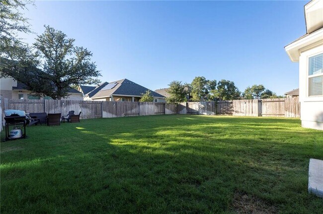 Building Photo - 2925 Mossy Springs Dr