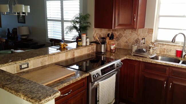Primary Photo - 1225 NW 21st St