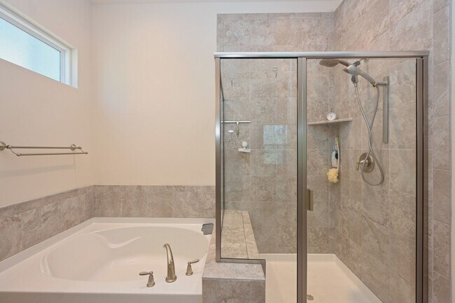 Building Photo - **EXECUTIVE HOME IN WILLIAMSON COUNTY WITH RARE WALK-OUT BASEMENT AND TONS OF STORAGE**