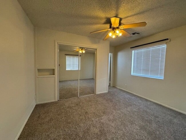Building Photo - 4BR plus Bonus Room, 4 BA incls  Fully Furnished Casita, Garage, Colorado River!!