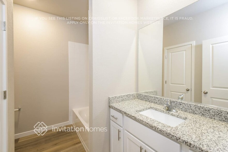 Building Photo - 972 Cascade Falls St