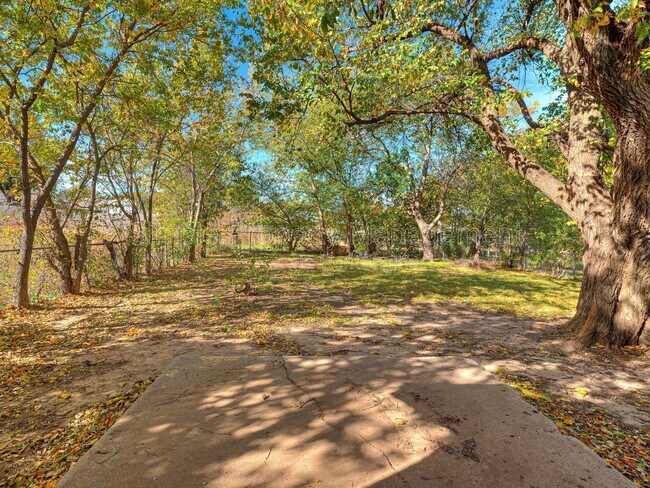 Building Photo - 601 N Wisconsin Ave