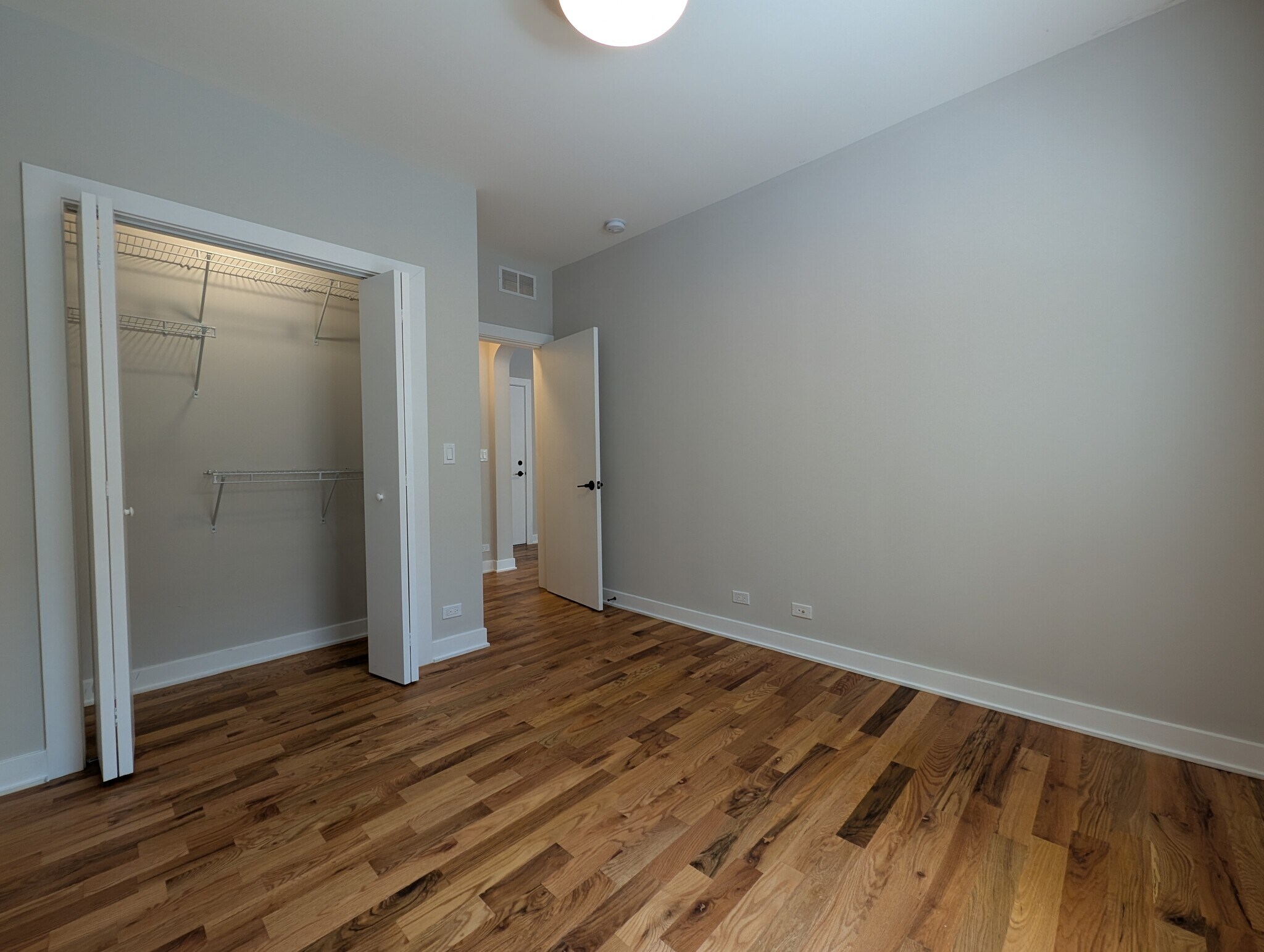 Building Photo - 650 W Wrightwood Ave