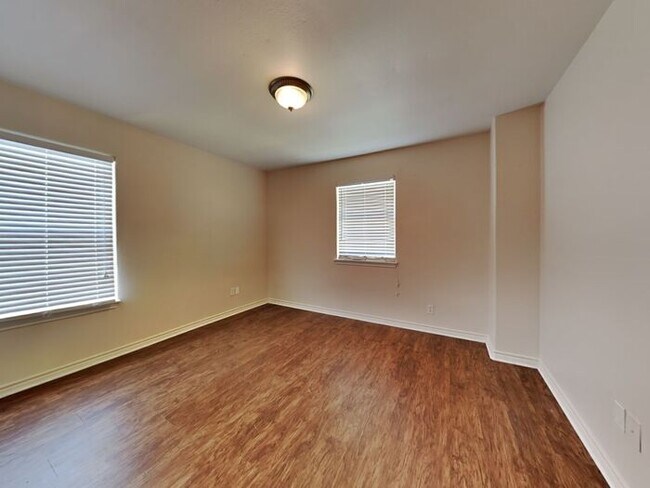 Building Photo - No Application Fees* $500 off first month....