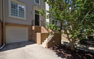 Building Photo - 2333 Massanutten Dr