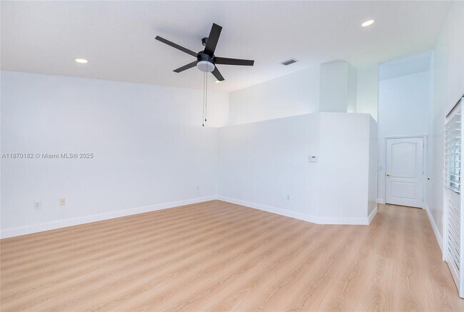 Building Photo - 721 NW 193rd Ave