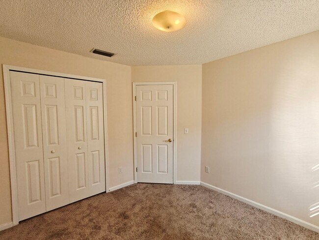 Building Photo - Florida Living at Its Best – 3BR Home with Hot Tub & Resort Amenities