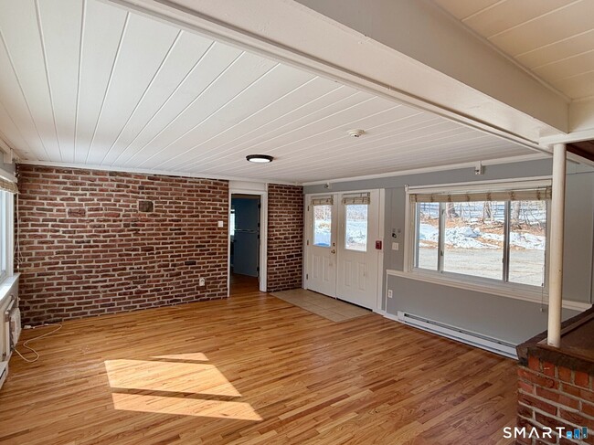 Building Photo - 25 Plymouth Rd