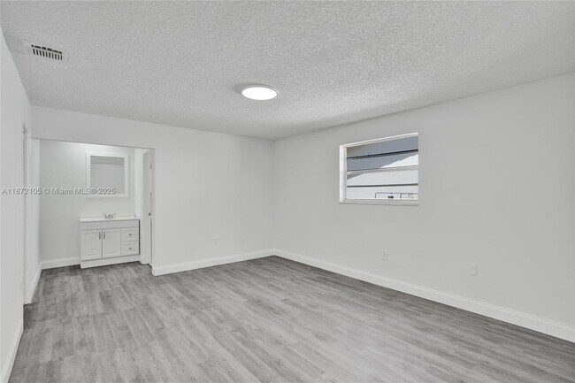Building Photo - 3074 SW 17th St