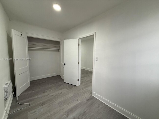 Building Photo - 1560 SW 5th St