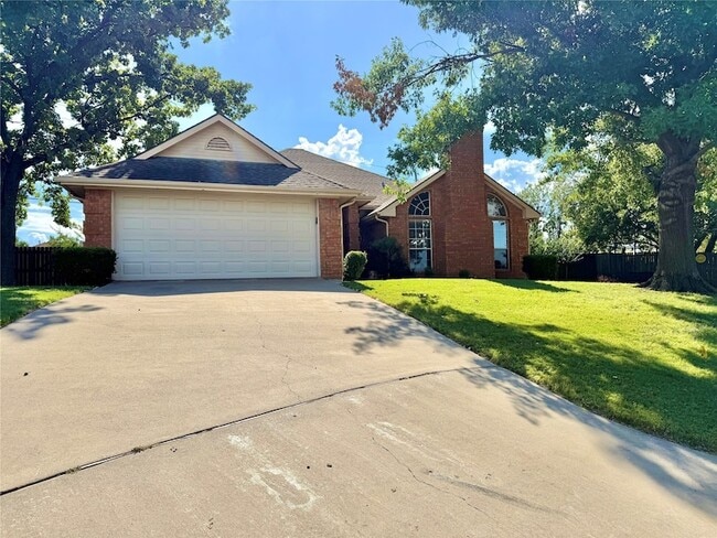Building Photo - 2633 Bauer Dr