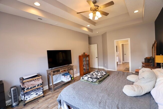 Building Photo - 1855 Beachforest Way