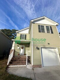 Building Photo - 2604 Greenwood Dr