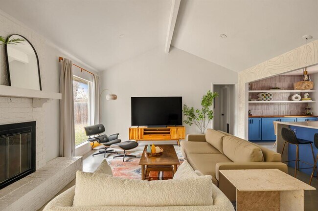 Building Photo - 9300 Meadow Vale