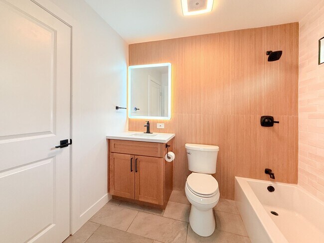 Building Photo - Modern 3-Bedroom Home with Private Yard in...