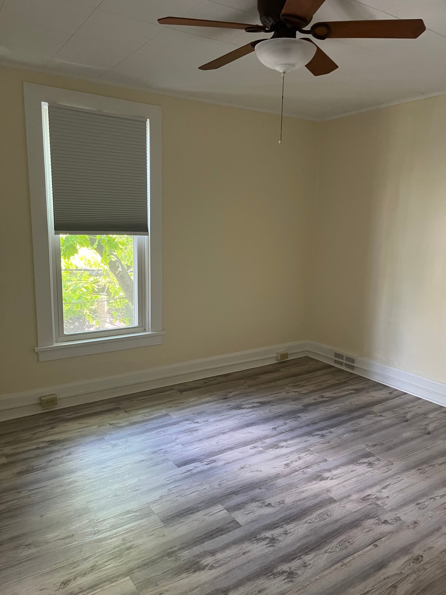 Bedroom - 150 N Fremont Ave