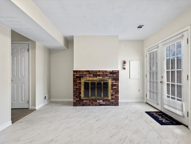 Building Photo - 8633 Madera Ct