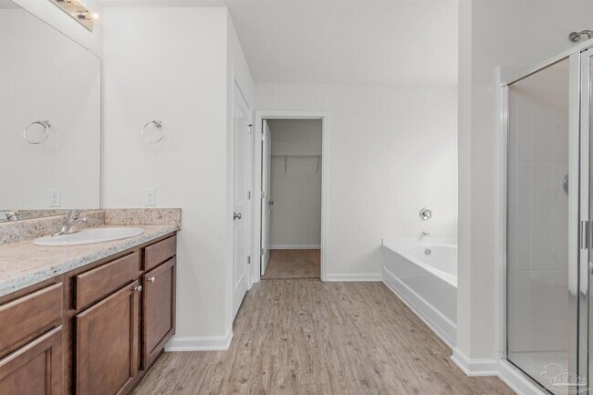 Building Photo - 5864 Magnolia Bend Blvd