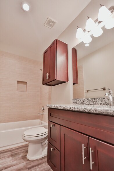 Bathroom - 3245 Dixie Dr