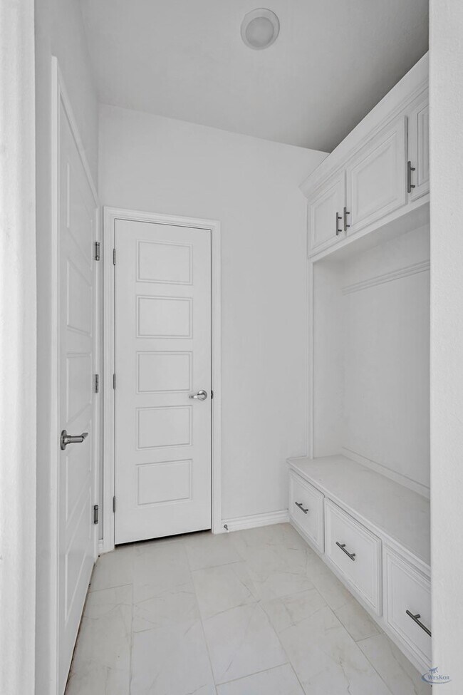 Building Photo - 1813 Wrigley Dr