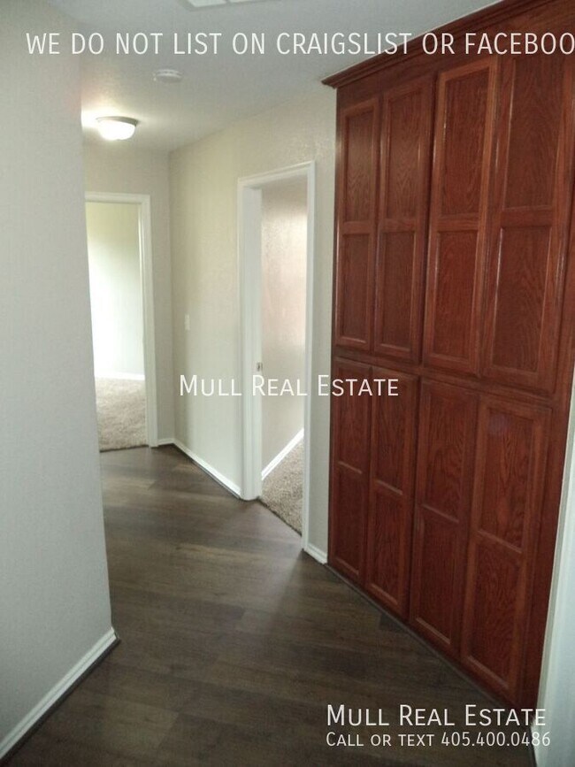 Building Photo - 5404 SE 80th-
