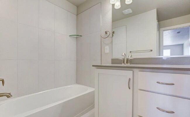 Building Photo - Modern 2 bed, 2.5 bath Townhome in Wellington, CO- Available July 10th!