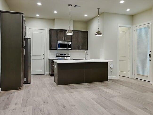 Building Photo - 2609 James Madison Way