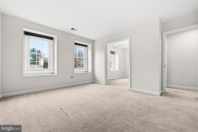 Building Photo - 7520 Royal Dominion Dr