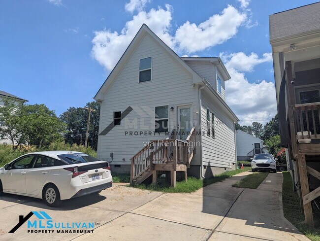 Building Photo - 702 Colfax St