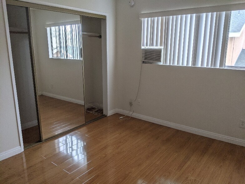 Building Photo - 6650 Beck Ave