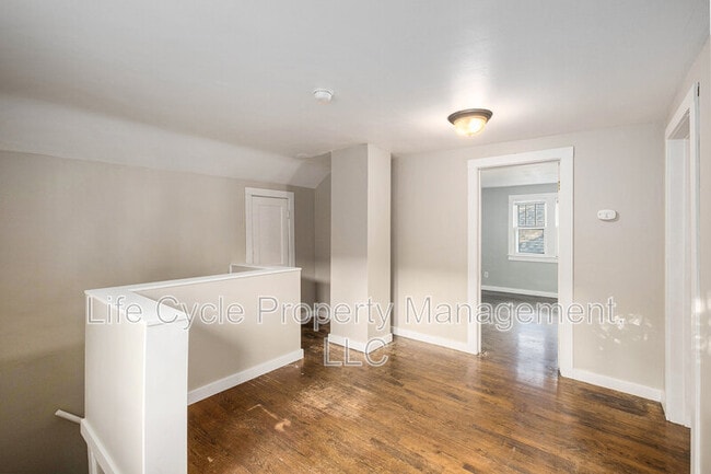 Building Photo - 346 Quimby St NE