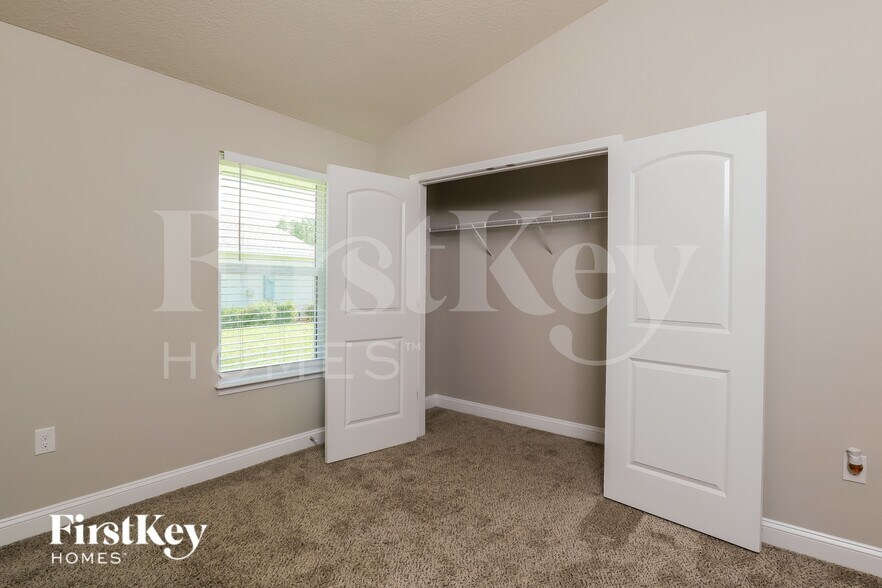 Building Photo - 78109 Saddle Rock Rd