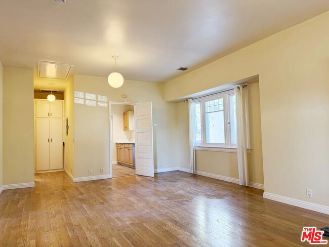 Building Photo - 103 N Chester Ave