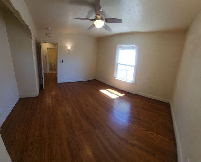 Building Photo - 7 Bedroom 3 bath home close to POLY!!!!