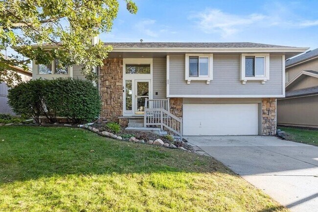 Primary Photo - Exceptional Millard School District Home F...