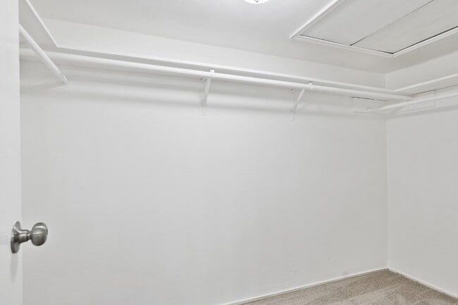 Building Photo - 9707 Richmond Ave.