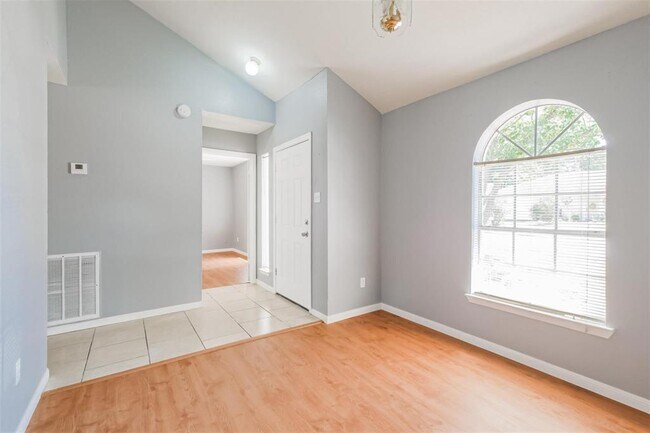 Building Photo - 10822 White Oak Bend Dr