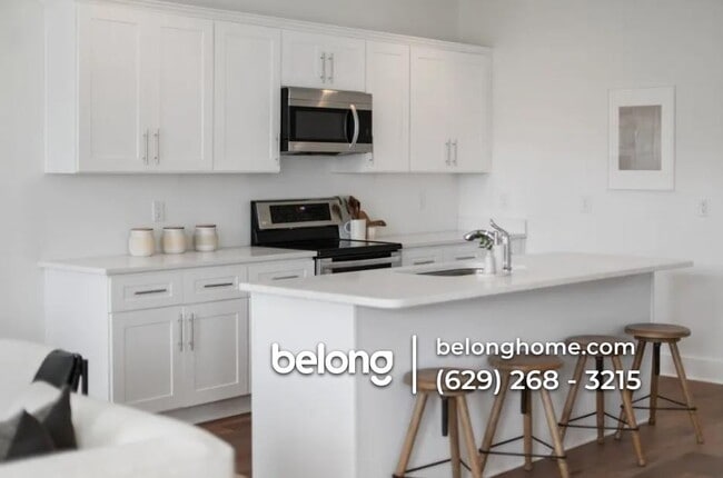 Building Photo - 802 Briar Cir